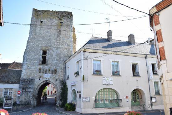 Auberge De La Tour Mennetou-sur-Cher Exterior photo