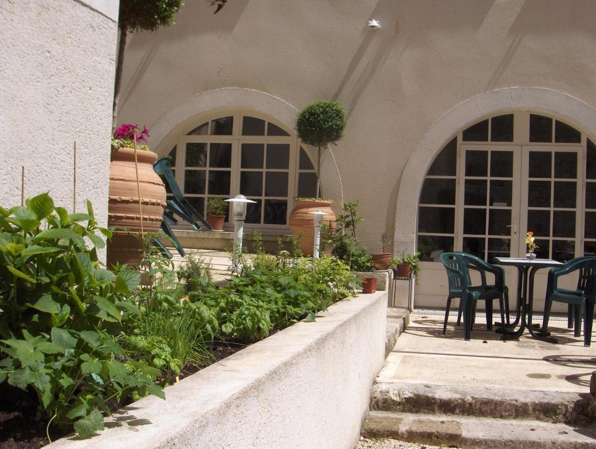 Auberge De La Tour Mennetou-sur-Cher Exterior photo