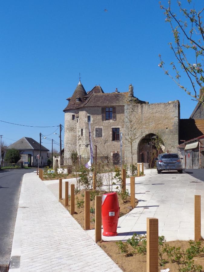 Auberge De La Tour Mennetou-sur-Cher Exterior photo